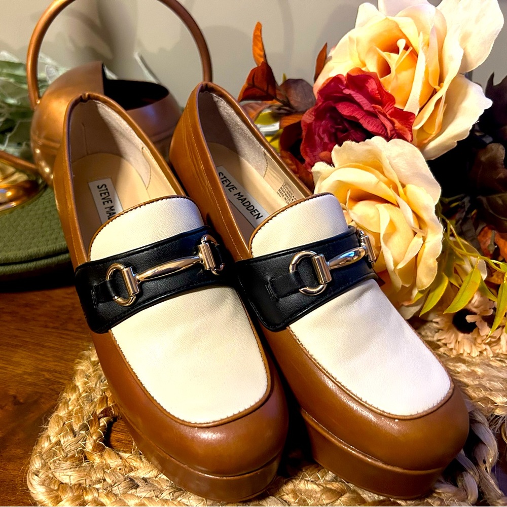 STEVE MADDEN COGNAC/WHITE/BLACK PLATFORM LOAFERS- SIZE 7